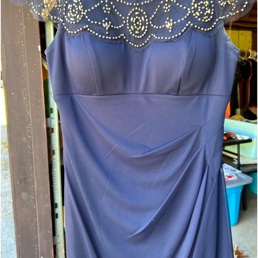 Beautiful navy dress Gathers in the front and back!